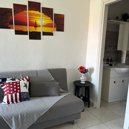 Monolocale Rosy Lägenhet Fiumicino Exteriör bild